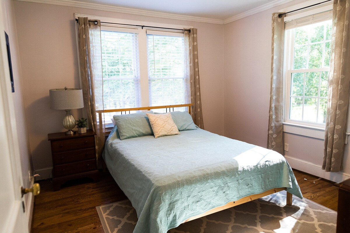 Photo 11 of Quiet home on the Swamp Rabbit Trail, between Furman and downtown Travelers Rest