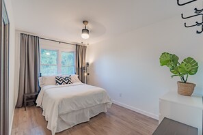 3 bedrooms, in-room safe, iron/ironing board, free WiFi