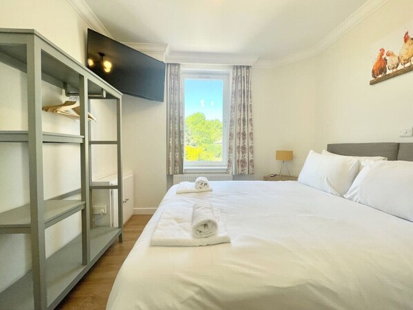 3 chambres, fer et planche à repasser, Wi-Fi, literie fournie