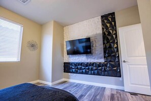 3 bedrooms, iron/ironing board, free WiFi, bed sheets - 1900 SqFt House 25Ft Heatable Pool/Spa- Strip View (Henderson)