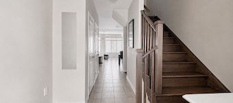 Modern 2BR Smart Home, Designed for Ease—Mins to Shops, Dining & Innisfil Beach!