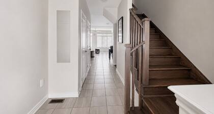 Cozy & Modern 2BR Smart Home—Minutes to Innisfil Beach Park, Shops & Restaurants