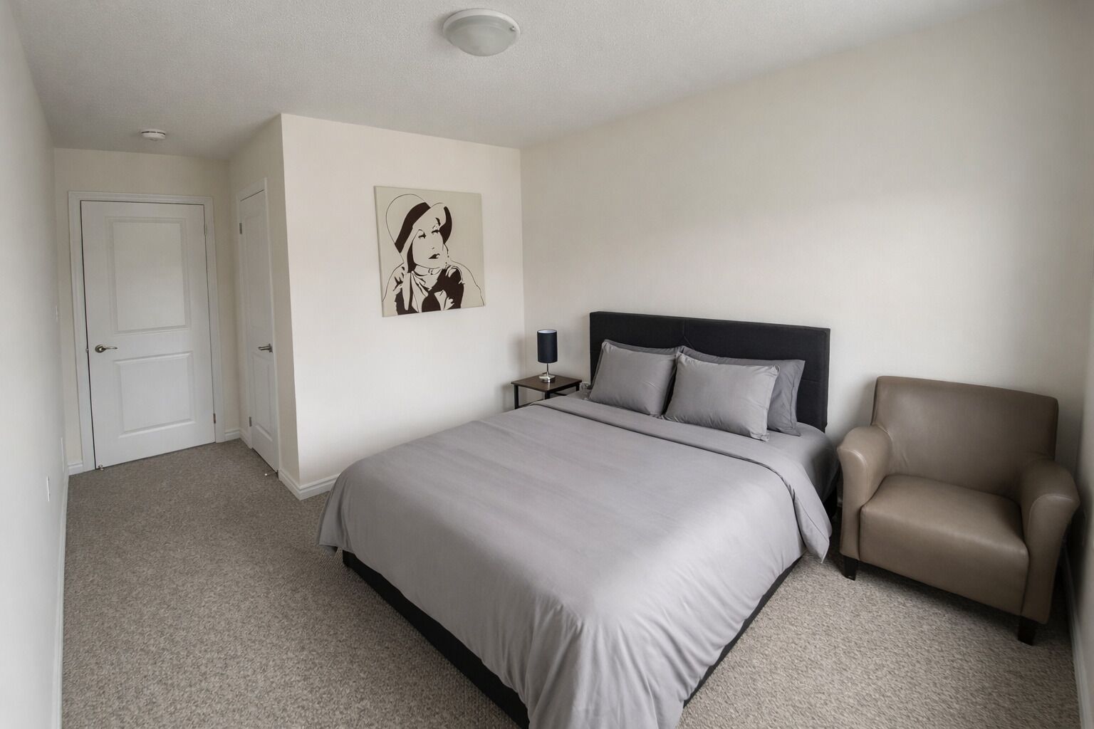 2 bedrooms, desk, iron/ironing board, travel crib