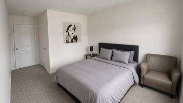 2 bedrooms, desk, iron/ironing board, free WiFi