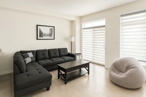 Smart TV, books, music library, video library - Central & Cozy 2BR Townhome—Steps to Plaza, 5 Min Drive to Innisfil Beach Park! (Innisfil)