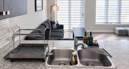 Modern 2BR Smart Home, Designed for Ease—Mins to Shops, Dining & Innisfil Beach!