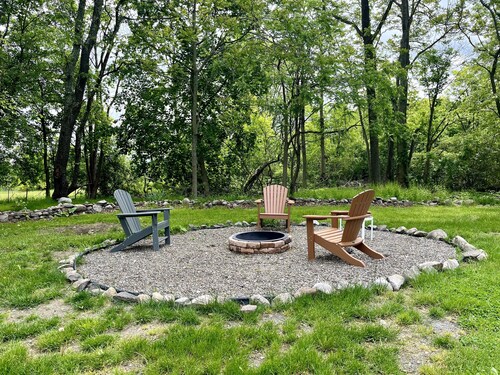 Renovated 5 Bedrm/3bath + Swim Spa & Huge Outdoor Space
