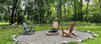 Renovated 5 Bedrm/3bath + Swim Spa & Huge Outdoor Space