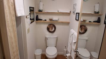 Handdoeken, zeep, shampoo, toiletpapier