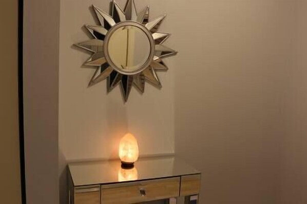 Interior - Athens city townhouse, 3 bedrooms, 2.5 baths, FREE Wi-Fi, FREE Parking, Deck, 18 (Athens)