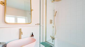 Combined shower/bathtub, hair dryer