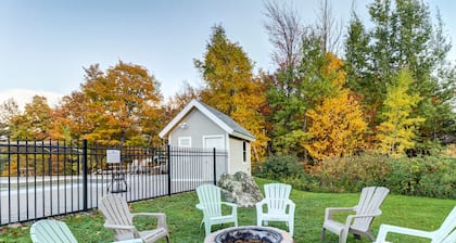 Comfortable mountain gem with pool, mountain views, & indoor parking space