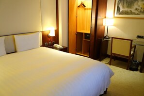 Standard Room | Living area | 50-inch LCD TV with digital channels, TV - Hù House Taipei (Taipei)