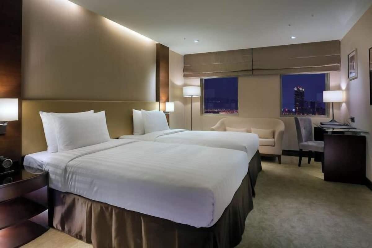 Premium bedding, down duvets, minibar, in-room safe