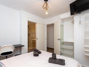 3 chambres, fer et planche à repasser, accès Internet, draps fournis