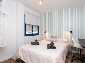 3 bedrooms, iron/ironing board, Internet, bed sheets