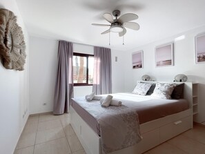 2 chambres, fer et planche à repasser, accès Internet, draps fournis