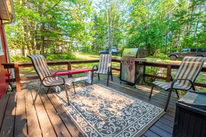 Property grounds - Little Red Retreat: Lake Breezes & Cozy Nights – Summer's Calling (Marquette)