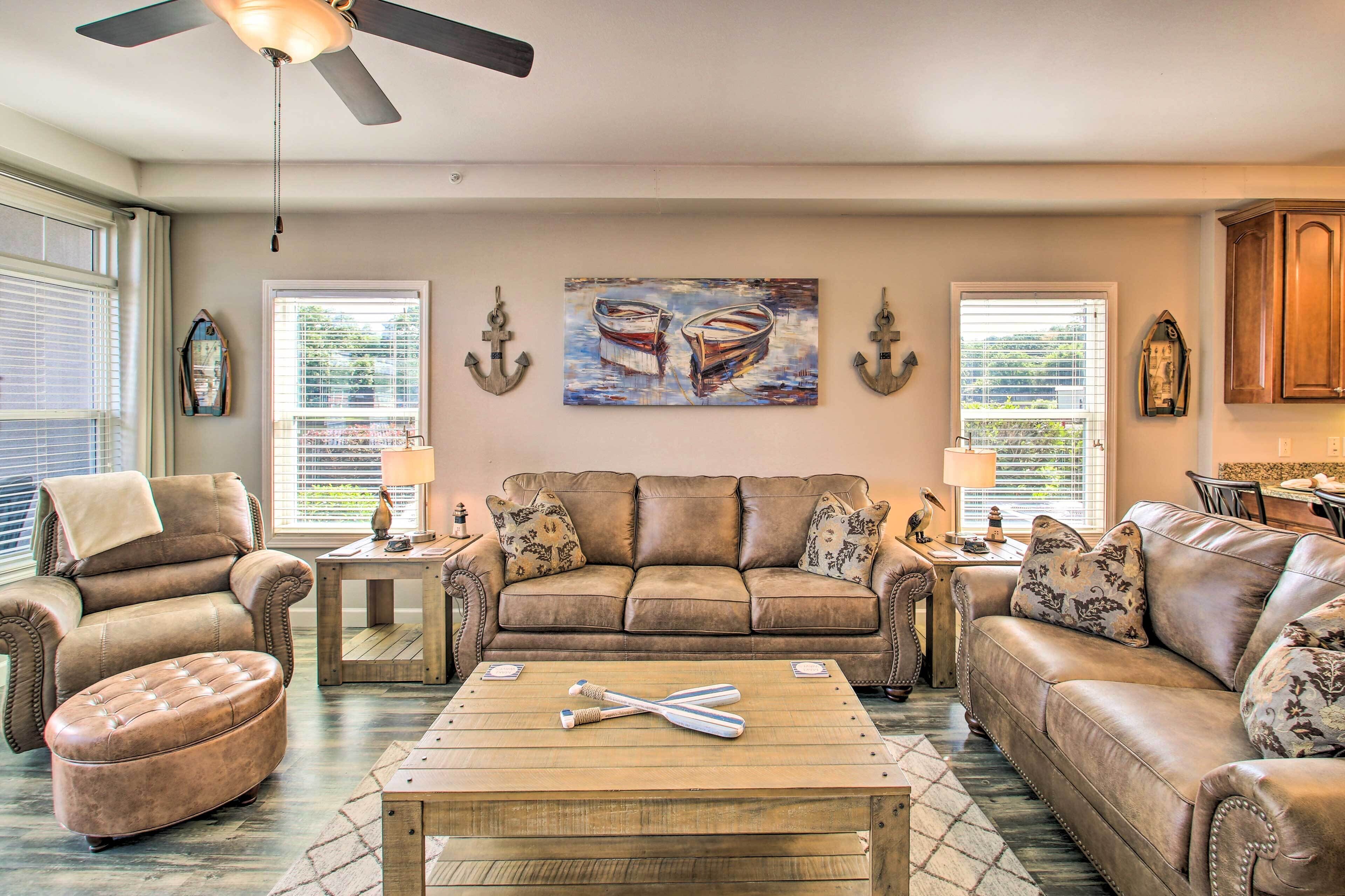 Lakefront Condo w\/ Lake Access, 4 Mi to Oaklawn!