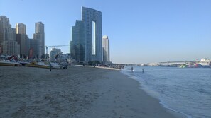 Tæt på stranden