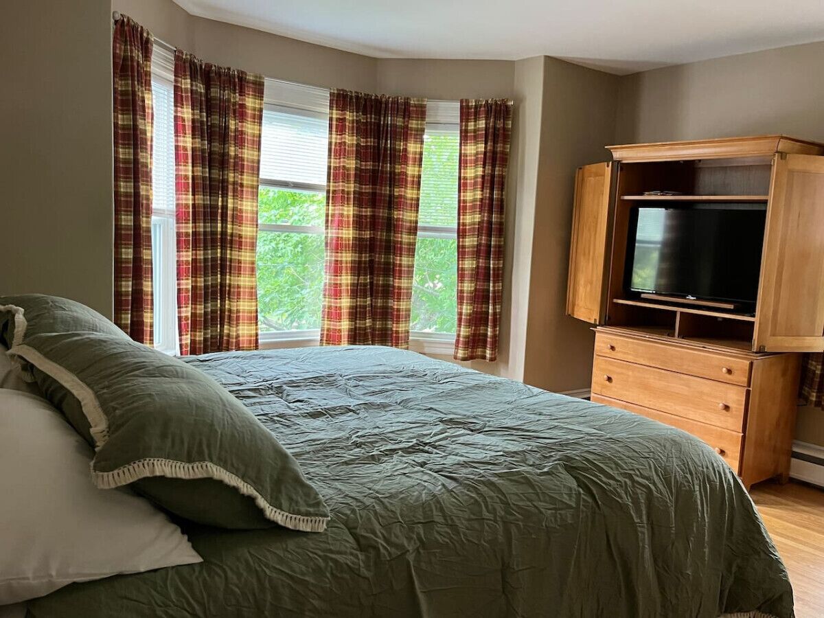 4 bedrooms, free WiFi, bed sheets