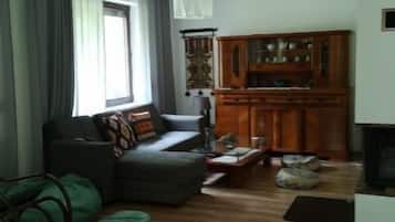 Televisie en een open haard