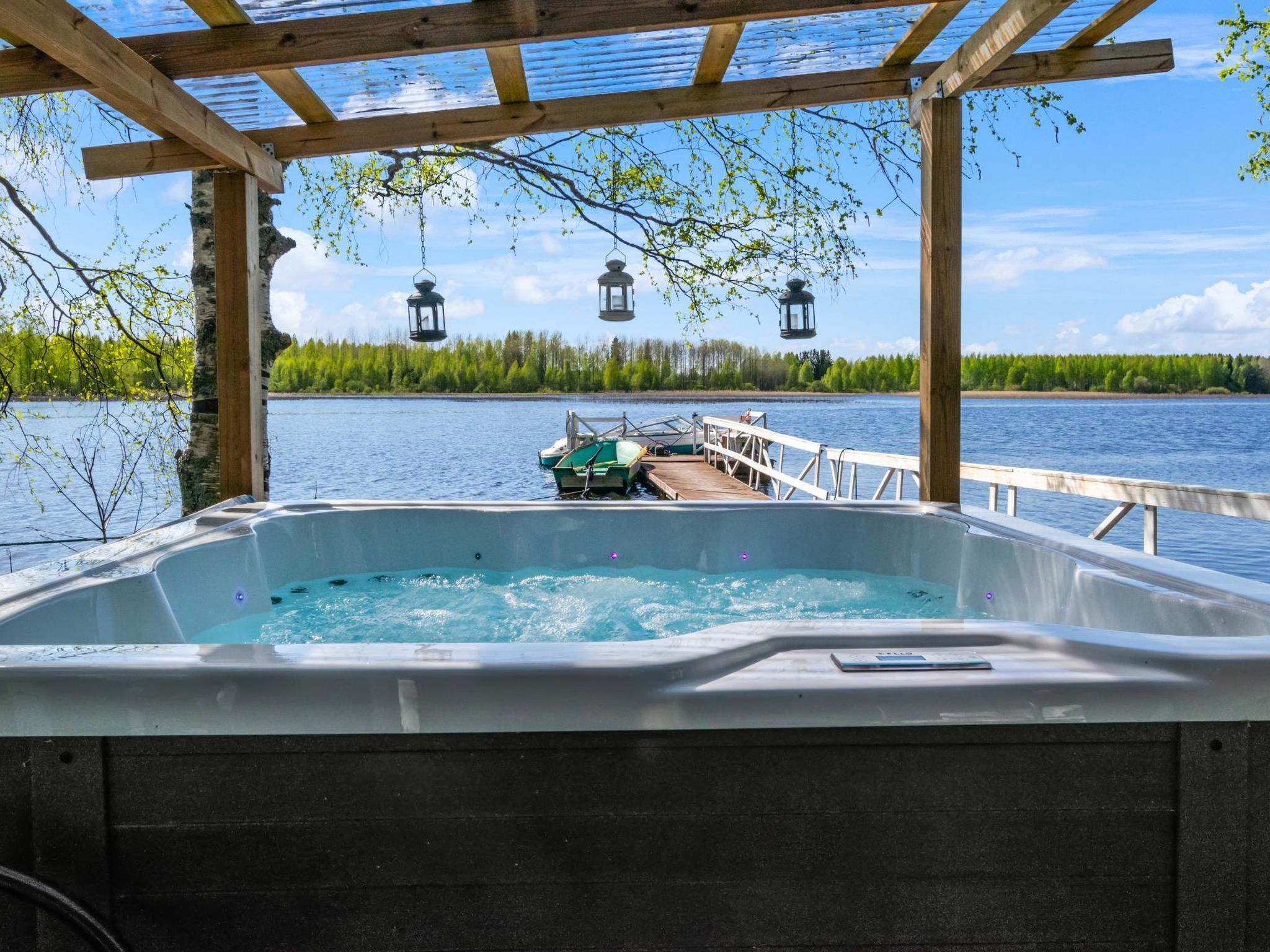 Tina de hidromasaje al aire libre