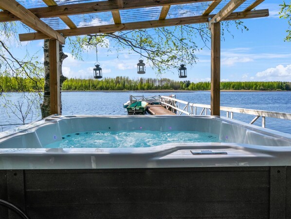 Bain à remous extérieur