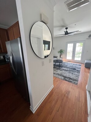 Interior - Steele Creek Modern Lux 1 bed 1.5 bath townhome (Charlotte)