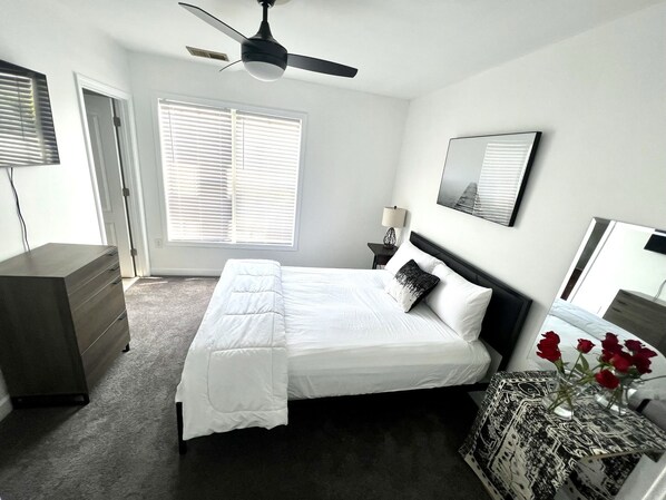 1 habitación, tabla de planchar con plancha, wifi gratis y ropa de cama 
