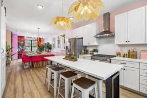 Fridge, microwave, oven, stovetop - New Listing - Wild Roots At The Pink Palm Retreat (Nashville)