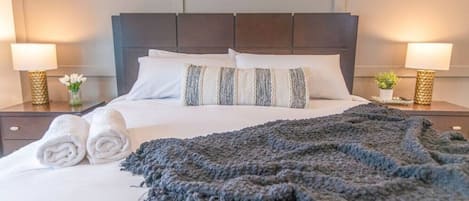 4 bedrooms, desk, iron/ironing board, WiFi (free)