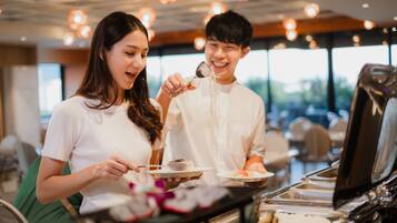 Free daily buffet breakfast