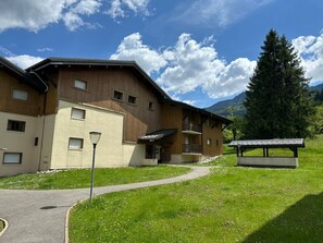 Exterior - Renovated duplex 4 pers near cable car (Morillon Village)