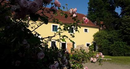 Idyllisch Gelegenes Ferienhaus mit Garten auf Reiterhof