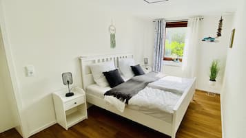 5 bedrooms, iron/ironing board, travel crib, free WiFi