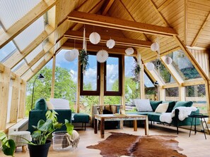 Una televisión, una videoteca