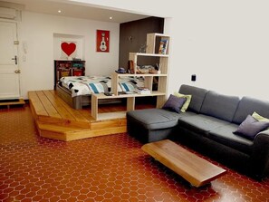 1 chambre, lit parapluie, Wi-Fi gratuit, draps fournis