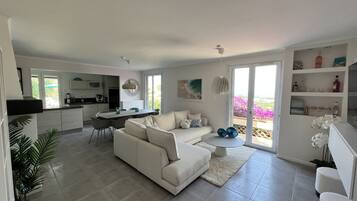 Smart TV, fireplace, video games, DVD player