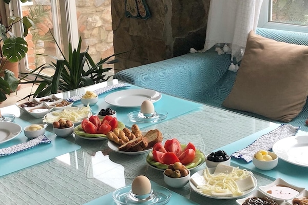 Free daily local cuisine breakfast
