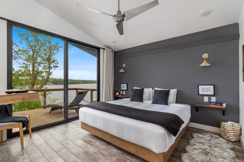 Endless Lake View*Couples Escape*Luxe*Modern*Clean