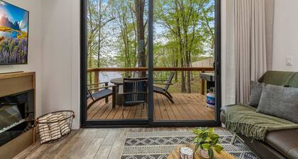 Lakeside Modern Luxury Cabin with Lake View