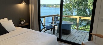 'The View on Grand' Epic Lake Views*Modern Luxury