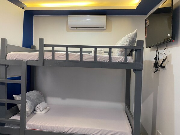 Free WiFi, bed sheets