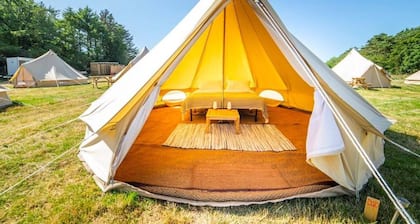 18 'izar' Bell Tent Glamping Anglesey