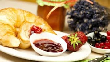 Tägliches inbegriffenes Frühstücksbuffet