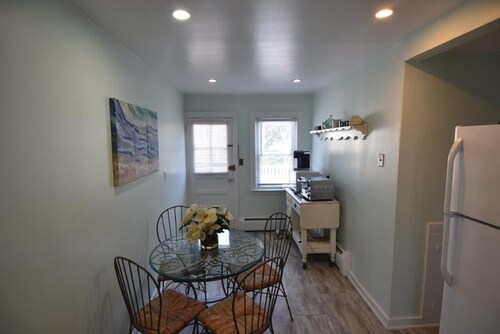 Hamptons like EAB Long Beach area 4 Bedroom House - Steps to the ocean!