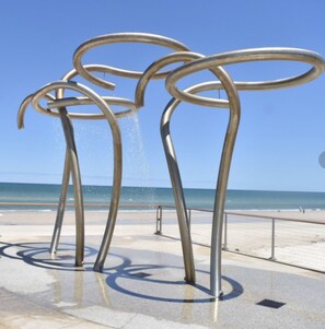 On the beach - Absolute Beachfront - simply enjoy  (Henley Beach)
