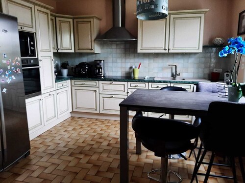 Family house 500 m from the sea