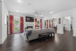 TV, fireplace, offices